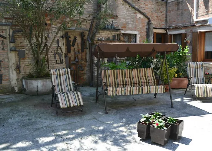 Ca' Ermina & Garden Venecia